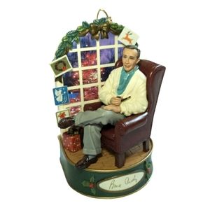 Carlton Cards “At Home With Bing” Musical Ornament, Bing Crosby; White C…